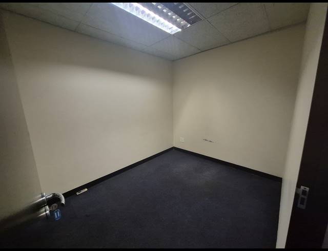 135M² OFFICE TO LET IN BRUMA